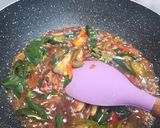 Foto langkah ke 3 dari resep Tumis Ikan Asin Jambal Cabe Ijo.