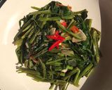 Foto langkah ke 5 dari resep Tumis kangkung.