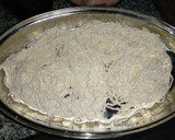 Foto del paso 7 de la receta: Fideos caseros con salsa de hongos secos y pollo al vino tinto