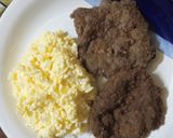 Foto del paso 3 de la receta: Milanesas con ensalada # cumplimos 9 años🥳🥳👏👏🎉