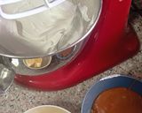 Foto del paso 15 de la receta: Tarta de chocolate con buttecream de toffee y merengue suizo