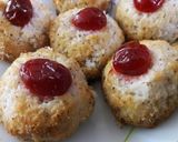 A picture of step 5 of Coconut Macaroons Eggless and Flourless.
