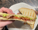 Foto del paso 5 de la receta: Sándwich de Jamón, Tomate y Aguacate