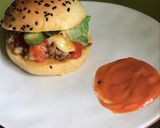 Foto langkah ke 4 dari resep Burger homemade.