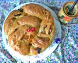 Foto del paso 6 de la receta: Pan casero relleno con pasas de uva y dulce de batata🧉