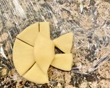 Foto del paso 5 de la receta: Galletas “ Lacitos de vainilla “
