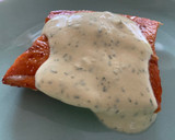 Foto del paso 3 de la receta: Salsa de yogur y eneldo para salmón a la plancha