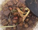 Foto langkah ke 7 dari resep Bacem Daging Sandung Lamur.