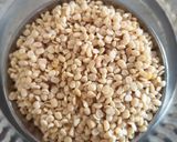 A picture of step 1 of Double tadka lahsuni Urad Dal.
