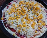 صورة لخطوة 3 من وصفة بيتزا بالجبن ☺😋🧀🍕🍕