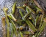 Foto langkah ke 1 dari resep Tumis Sulur Keladi.