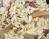 A picture of step 3 of Cavatelli con guanciale e funghi.