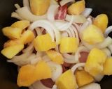 A picture of step 4 of Pork Medallions in a sweet n sour Mango & Chilli Sauce 😀.