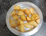 A picture of step 3 of Ghugni ---- A Bengali Street Snack, highly nutritious that you cannot deny.