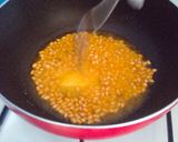 Foto langkah ke 2 dari resep ButterScotch Popcorn.