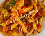 A picture of step 4 of PENNE WITH PRAWNS:.