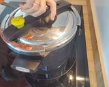 Foto del paso 1 de la receta: Guiso de calamarcitos con alubias