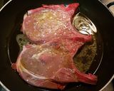 Foto del paso 2 de la receta: Chuletas de cerdo al limón