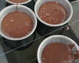 Foto langkah ke 5 dari resep Molten Lava Cake Gluten Free.