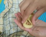 Foto langkah ke 5 dari resep Roti Isi Sosis Bakso.
