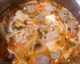 Foto langkah ke 4 dari resep Creamy tomyum (tofu and mushroom).