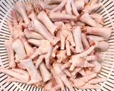 Hình bước làm 1 của món Chân Gà Ngâm Sả Tắc