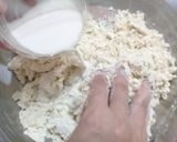 A picture of step 3 of Pizza Buns.