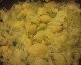 Foto del passaggio 5 della ricetta Verza e patate strascinate in padella