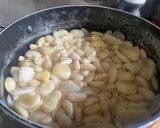 A picture of step 1 of Enne Jarraie d'Haricaots – British Crown Dependency Guernsey Bean jar.