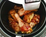 Hình bước làm 2 của món Đùi gà ướp ngũ vị chiên bằng nồi chiên không dầu/Air Fryer