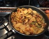Foto del paso 5 de la receta Patatas a lo pobre con ajos tiernos