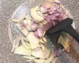 Foto langkah ke 1 dari resep Tumis Cumi Kuah Tauco.