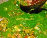 A picture of step 3 of Aloo Palak.
