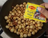 मखाना नमकीन (Makhana namkeen recipe in hindi) रेसिपी चरण 3 फोटो
