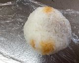 A picture of step 3 of ‘Onigiri ‘ Rice Ball Lunch Box.
