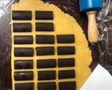 Foto langkah ke 6 dari resep Chocholate Stick Cookies.