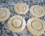 Foto del paso 3 de la receta: 11. Rosquitas de anís porteñas 🍊 al horno con ralladura y glaseado de naranja