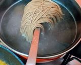 Foto del paso 8 de la receta: Fideos soba en salsa de ostras con langostinos y curry madrás
