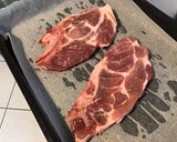 Une image de l'étape 2 de Côtes de porc marinées grillées.