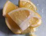 Foto langkah ke 1 dari resep Strawberry Lemon Soda.
