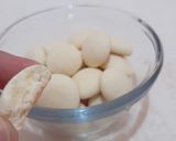 Foto langkah ke 4 dari resep Egg Biscuits (Tamago Boro).