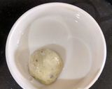 A picture of step 4 of Snow Balls.
