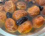 A picture of step 3 of Dried Organic Apricots Compote.