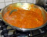 A picture of step 5 of LEHSUNI PANEER gravy.
