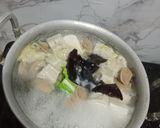 Foto langkah ke 2 dari resep Sup Tahu Sawi.