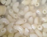 Foto langkah ke 2 dari resep Sup tomat makaroni.