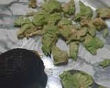 Foto del paso 1 de la receta: Palta y algo más en ensalada
