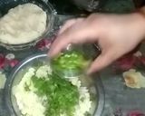 A picture of step 3 of Aloo Paratha.