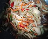 Foto langkah ke 5 dari resep Tumis Labu Siam dengan Acar Kimchi.