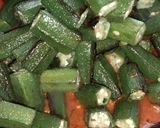 A picture of step 5 of Masala bhindi.